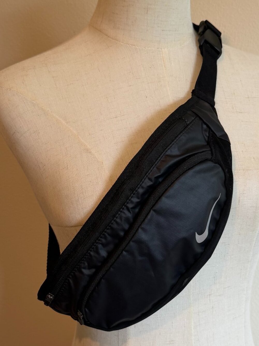 Nike Black Nylon Sling Bag Crossbody Belt Bag One Size